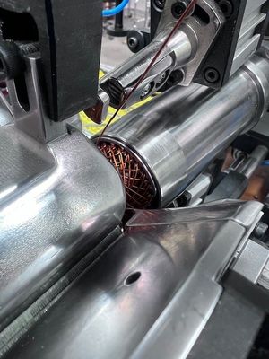 Máquina de enrolar de armadura de tipo Flier totalmente automática de 4 pólos fornecedor