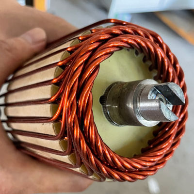 Máquina de enrolar fios redondos de automóveis de 3,4 mm de bobina de alfinete para armaduras de arranque de veículos fornecedor