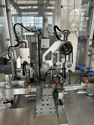 Máquina de torneamento de comutador na linha de produção automática